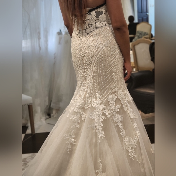 Unused Wedding Dress - Picture 3 of 3